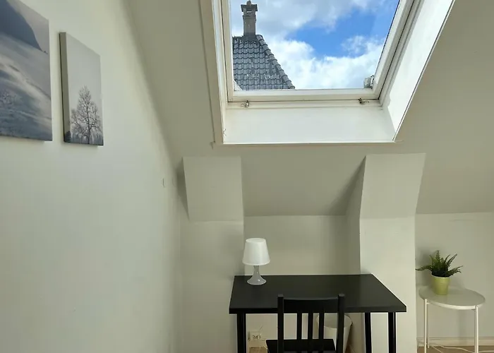 Fabryka Хостел *