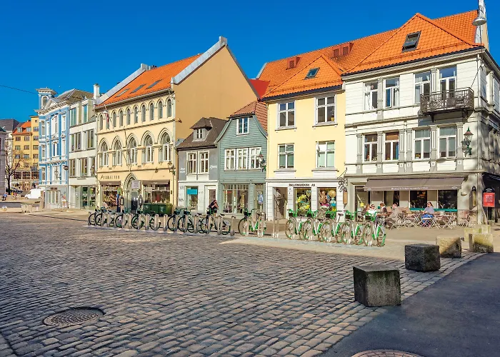 Fabryka Хостел *